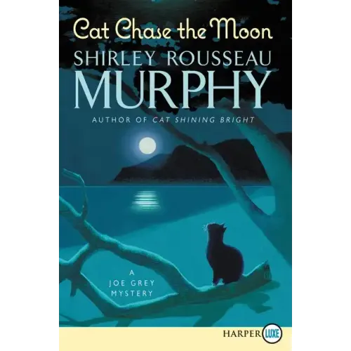 Cat Chase the Moon: A Joe Grey Mystery - Paperback